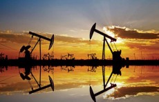 أسعار النفط تسجل ارتفاعاً طفيفاً
