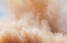 العواصف الترابية من الصحراء الكبرى تنشر مسببات حساسية غير مرئية حول العالم