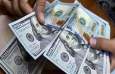 أسعار صرف الدولار في البورصات العراقية تواصل الانخفاض