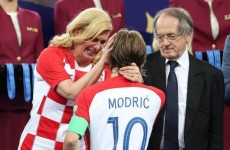 رئيسة كرواتيا للاعبي منتخب بلادها عقب الخسارة امام فرنسا...أحسنتم، وقاتلتم كالأسود.. لقد كتبتم التاريخ، نحن فخورون بكم