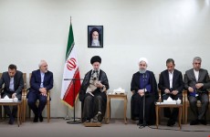 خامنئي :يجب ان لايبقى اقتصاد ايران معلقاً بالاتفاق النووي وعلى الاوروبيين تقديم الضمانات الكافية للمحافظة عليه