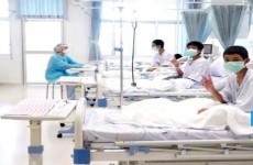 فتية كهف تايلند يغادورن المستشفى