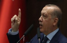 أردوغان: لنواب الحزب الحاكم لا يحق لأحد انتقاد قانون مكافحة الإرهاب