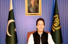 رئيس وزراء باكستان الجديد يتخلى عن مقره الفخم والخدم والسيارات المصفحة