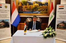 السفارة العراقية في هولندا تستقبل المعزين بحادثة ضحايا غرق العبارة المائية في مدينة الموصل