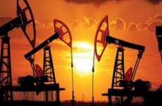 النفط يرتفع وسط آمال اتفاق التجارة وتحفيز محتمل من المركزي الأوروبي