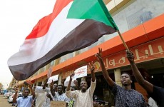 المجلس العسكري في السودان يدعو المحتجين لمفاوضات "دون شروط"