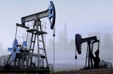 ارتفاع اسعار النفط بعد الاتفاق على تمديد خفض الانتاج
