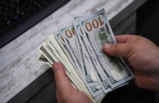 استقرار سعر صرف الدولار الامريكي امام الدينار العراقي