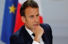 الرئيس الفرنسي: نسابق السبق لمكافحة"كورونا" والاف الفرنسيين عالقين في الخارج
