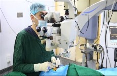 فريق طبي عراقي يعيد البصر لطفل يعاني من فقدان الرؤية التام