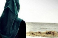 فنانة عربية تفاجئ جمهورها بالحجاب (صورة)
