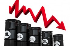 النفط ينخفض بشكل طفيف في اخر جلساته من العام الحالي