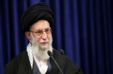 خامنئي يحدد شرط إيران "غير القابل للنقاش" للعودة إلى الاتفاق النووي