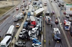 مصرع واصابة 35 شخصاً بعد تصادم أكثر من 100 سيارة في تكساس