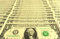 الدولار يرتفع مع تجدد مكاسب عوائد السندات الأمريكية