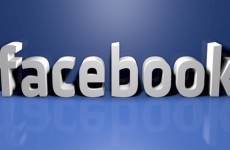 "فيسبوك" يحذف مئات الحسابات المزيفة المرتبطة بجماعة إيرانية معارضة