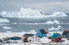 علماء الدنمارك: زخ المطر في غرينلاند دليل على تغيرات كارثية للمناخ