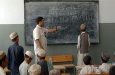 قرار مثير للجدل.. طالبان تفتح المدارس أمام الطلاب والمعلمين الذكور وتتجاهل الاناث