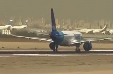 خطأ بشري في مطار الكويت كاد أن يؤدي إلى كارثة (فيديو)