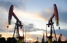 سوق النفط يتجه إلى تسجيل فائض رغم أوميكرون