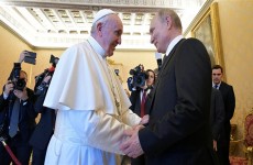 البابا فرنسيس يبلغ بوتين رغبته في عقد اجتماع معه دون أن يتلقى ردا