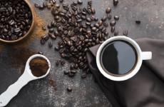 علماء يكتشفون دورا غير متوقع لشرب القهوة في خفض خطر حالة طبية طارئة تهدد الحياة