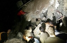 مصرع واصابة 24 شخصا بزلازل جنوب إيران
