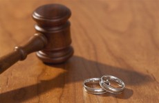 البصرة تتصدر.. "الزواج الثاني" يكتسح العراق والقضاء يكشف أسبابه