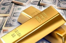 عالمياً.. الدولار يواصل الهبوط وسط ارتفاع أسعار الذهب
