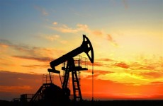 اسعار النفط ترتفع بفعل بيانات المخزونات الأمريكية