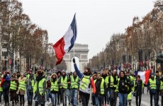 احتجاجات تُلاحق فرنسا.. غضب شعبي ضد نظام "المعاشات"