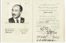 أول رد مصري على بيع جواز سفر أنور السادات بمزاد في أميركا (صور)