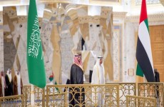 تقارير تتحدث عن خلافات الرياض وأبو ظبي.. وزير سعودي يرد: "لا نتفق على كل شيء"