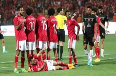 الأهلي يعتزم تقديم شكوى للكاف ضد حكم مباراة الوداد المغربي في نهائي إفريقيا