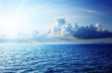 دراسة حديثة تكشف سبب تغير لون المحيطات في العالم
