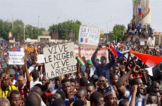 فرنسا تكشف حقيقة استخدامها أسلحة قاتلة امام سفارتها في النيجر
