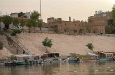 نهر دجلة في العراق يصارع الموت إثر الجفاف.. ماذا عن مياه الصرف الصحي؟