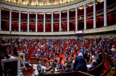 البرلمان الفرنسي يقر قانونا يسمح بطرد الاجانب