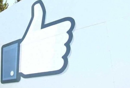 فيسبوك" تختبر خاصية جديدة، تسمح للمستخدمين بإبداء رأيهم على التعليقات