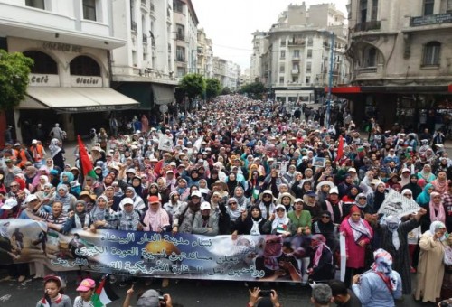 مئات الآلاف المغاربة يشاركون في مسيرة وطنية تنديدا بنقل السفارة الأمريكية إلى القدس المحتلة