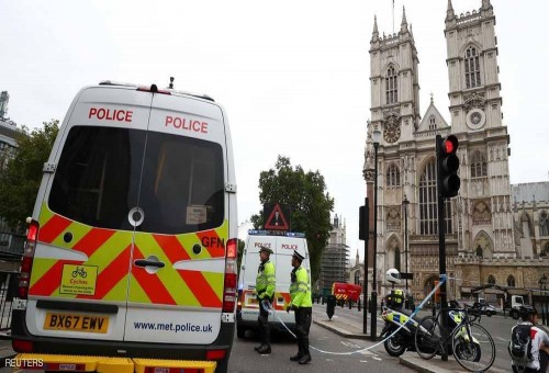 بريطانيا: تكشف عن جنسية "مهاجم البرلمان".. وشرطة الإرهاب تحقق