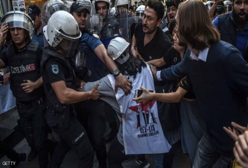محكمة تركية  تقضي بحبس 24 شخصا شاركوا في احتجاجات على ظروف العمل بمطار إسطنبول الجديد