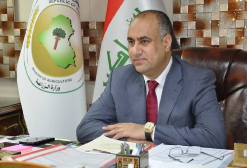 القضاء العراقي يستدعي وزير الزراعة بخصوص صفقة "النبكَ"