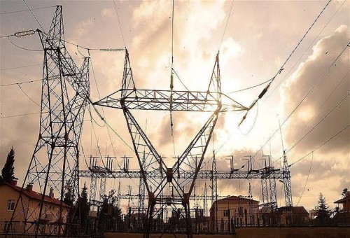 العراق يسلم إيران نصف ديون استيراد الكهرباء