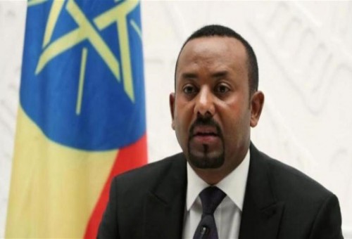 "دجاجة وكلب".. رئيس وزراء إثيوبيا ينشر فيديو غريبا على "تويتر" فماذا يقصد؟