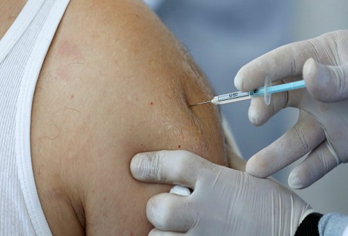 علماء وراثة يكشفون حقيقة تأثير التطعيم على خصوبة الذكور