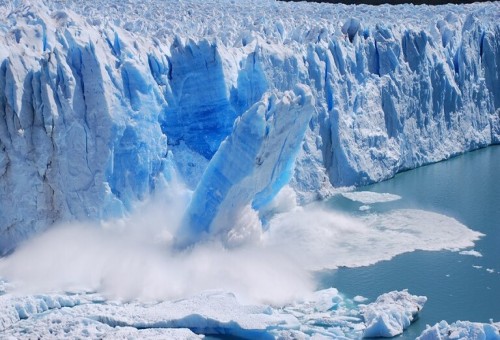 العلماء: الذوبان السريع للأنهار الجليدية يتسبب في تحرر وانطلاق بكتيريا خطيرة