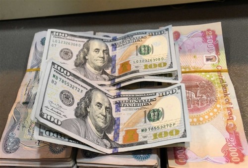 مصرف يعلن عن بيع الدولار بالسعر الرسمي للمواطنين