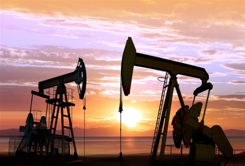 المخزونات الأمريكية تودي لارتفاع أسعار النفط.. برنت يلامس الـ78 دولاراً